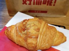 咸蛋黄流心可颂-肯德基(沈辽路店)