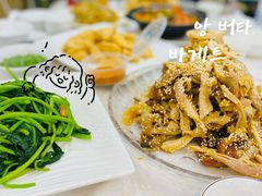 菠萝包手撕鸡-陈记粤湛鸡饭店