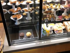 面包甜点陈列柜-星巴克(深圳侨城街店)