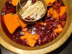 -王婆乔鲜鱼自助火锅(蜀汉路店)