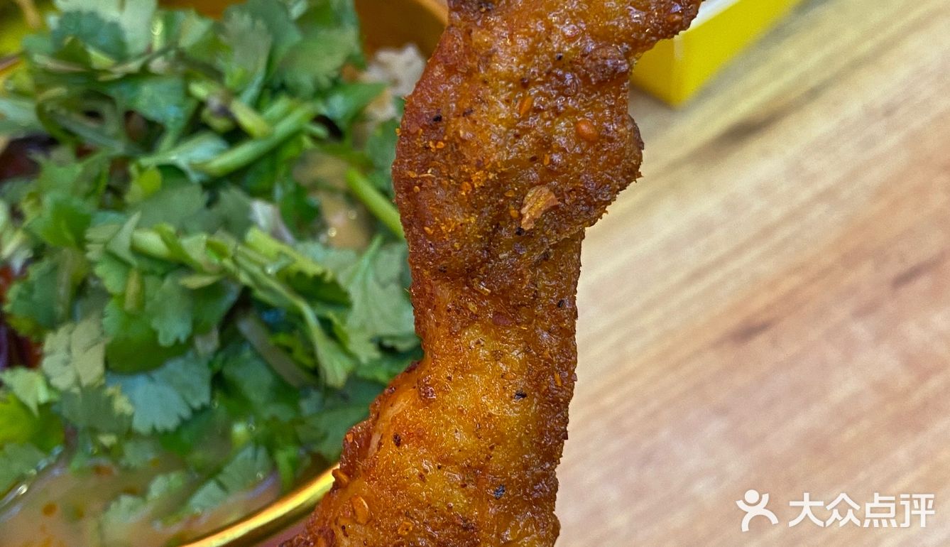 综合对比算是比较便宜了，食材也够新鲜