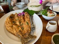 -Chom Cafe and Restaurant