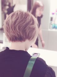 -FRIDAY星期五专业美发沙龙