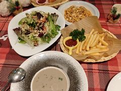 -又见马甲M8融合西餐厅(体育中心店)