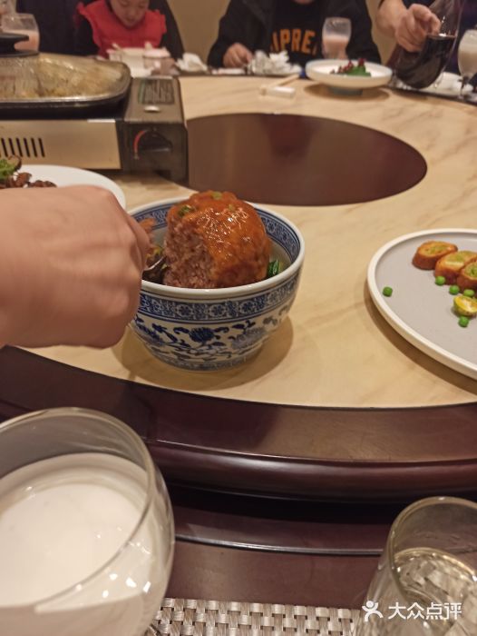 首座华宴狮子头图片