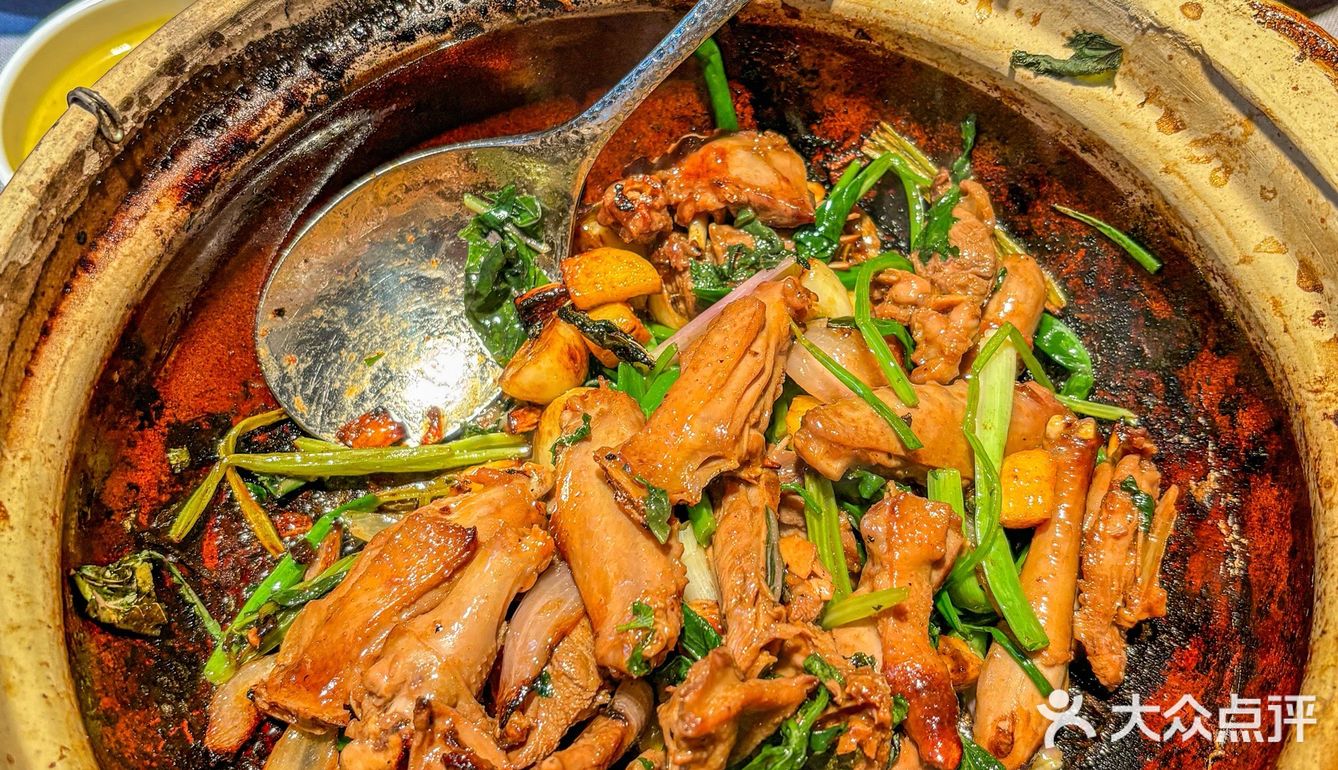 藏不住了！广州这家热腾腾的鸽汤泡饭好好吃哇 