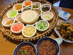 -包整·丝娃娃(一览甲秀楼风景店)