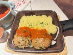 俄式传统肉饼配土豆泥-俄士厨房(环球港店)