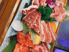 黑牛六拼-明洞阿姨·韩式酱蟹烤肉·创意料理(三元桥店)