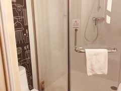 -宜必思酒店(北京三里屯呼家楼地铁站店)