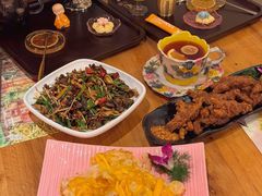 -月亮眼花园餐厅书吧酒吧