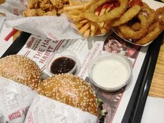 -The Habit Burger Grill 哈比特汉堡(爱琴海店)