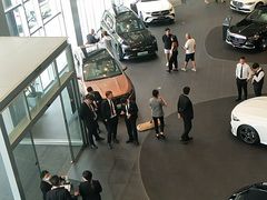 -奔驰上海利星(七宝店)