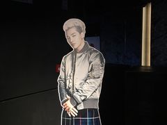 -PLAY HKPOP全息偶像演唱体验馆(威灵顿广场店)