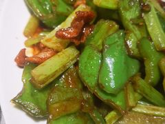 -老码头黑皮肘子锅包肉(赣水路店)