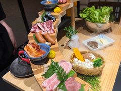 -山川小町·极番烧肉(新地假日广场店)