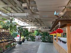 -红栌温泉山庄生态美食餐厅