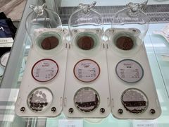 -UNI UNI(环亚凯瑟琳店)