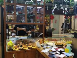 -灵彩珠宝(朗香街店)