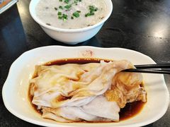 皮蛋瘦肉粥加肉片肠-味先肠粉(康王南店)