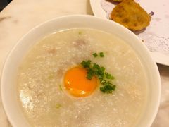 窝蛋牛肉粥-香港百合居(LCM置汇旭辉广场店)