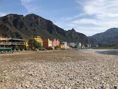 -百里峡七彩艺术小镇