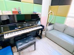 -梅纳·钢琴声乐架子鼓Mena Music(双井店)