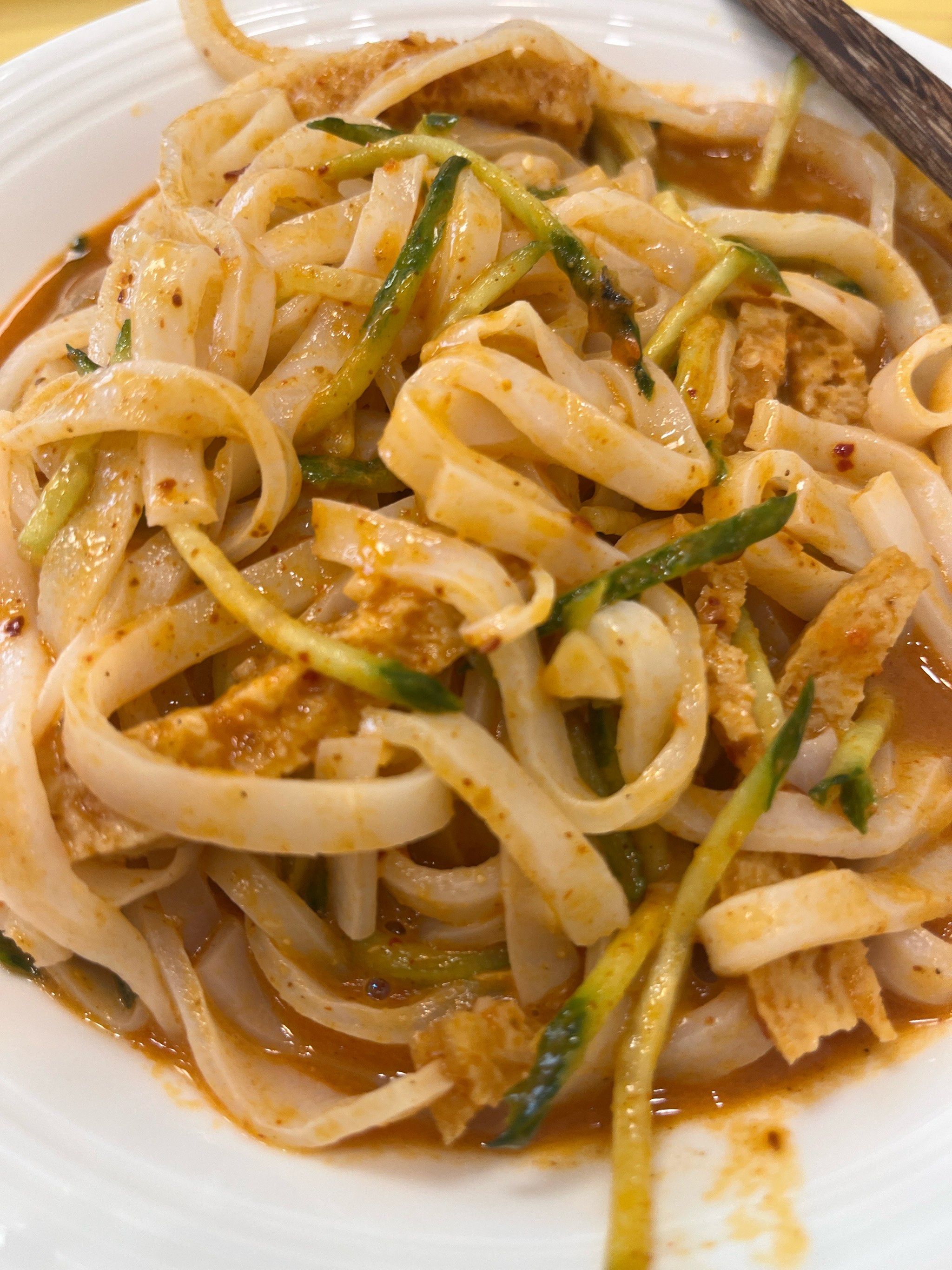 凉皮是那种手工凉皮,没有塑料感!