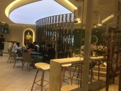 -奈雪的茶(亨特国际广场店)