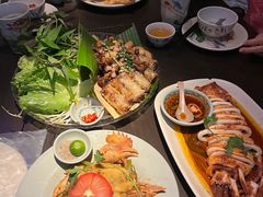 -大头虾越式风味餐厅(光明广场店)