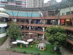 -瑞虹新天地月亮湾