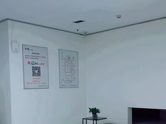 -卡罗酒店(东门晒布地铁站店)