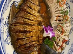 -梓檚中餐厅湖北菜小龙虾武昌鱼排骨藕汤(黄鹤楼店)