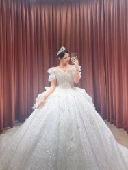 -派丽莫Pellimo原创设计婚纱品牌