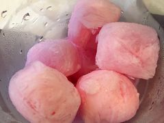 -莓园冰淇淋店