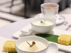 蜜汁雪燕炖双皮奶-Yan Ting 宴庭中餐厅(上海静安瑞吉酒店)