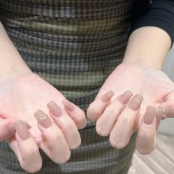 -花岐款式专研健康美甲沙龙