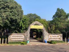 -ခြောက်ထပ်ကြီးရွှေသာလျောင်းဘုရားကြီး