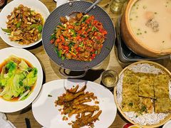 -大中华酒楼·主席武昌鱼·武汉美食地标(江汉路步行街店)