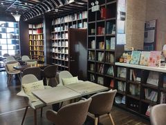 -钟书阁(松江泰晤士小镇店)