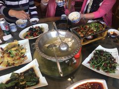 麻辣脑花-石磨豆花家常菜·牦牛排土火锅