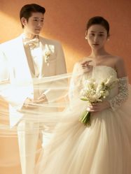 -至臻微拉婚纱摄影