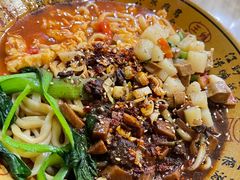 -吴三酸菜麻食酱香面馆(印花布园小区店)