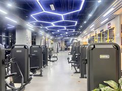 -跃动游泳健身俱乐部(新华传媒店)