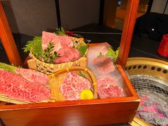 -山川小町·极番烧肉(新地假日广场店)