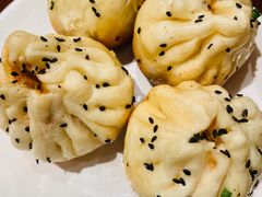 鲜肉生煎-老半斋(福州路店)