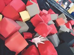 -嘿哟动霸CHUA·新潮玩运动娱乐中心·蹦床滑冰团建乐园
