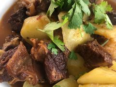 土豆炖牛肉-何适山庄 ·可团建(水长城P2停车场店)