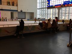 -冰纷万象滑冰场(赣州华润万象城店)