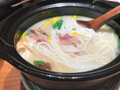 云南过桥米线-云海肴·汽锅鸡·云南菜(高德置地店)